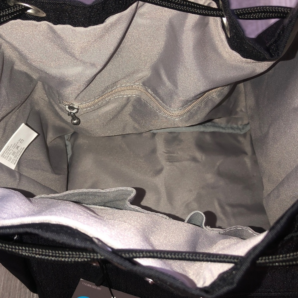 baggallini Modern Everywhere Nylon Black Drawstring Crossbody Bucket Bag NWT - Picture 11 of 16